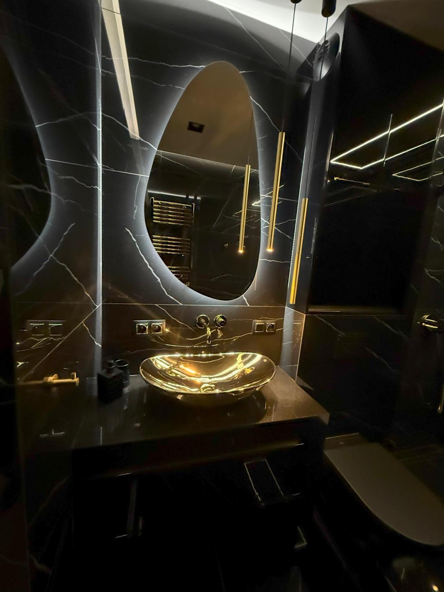 One-Bedroom Apartment Spa Bath