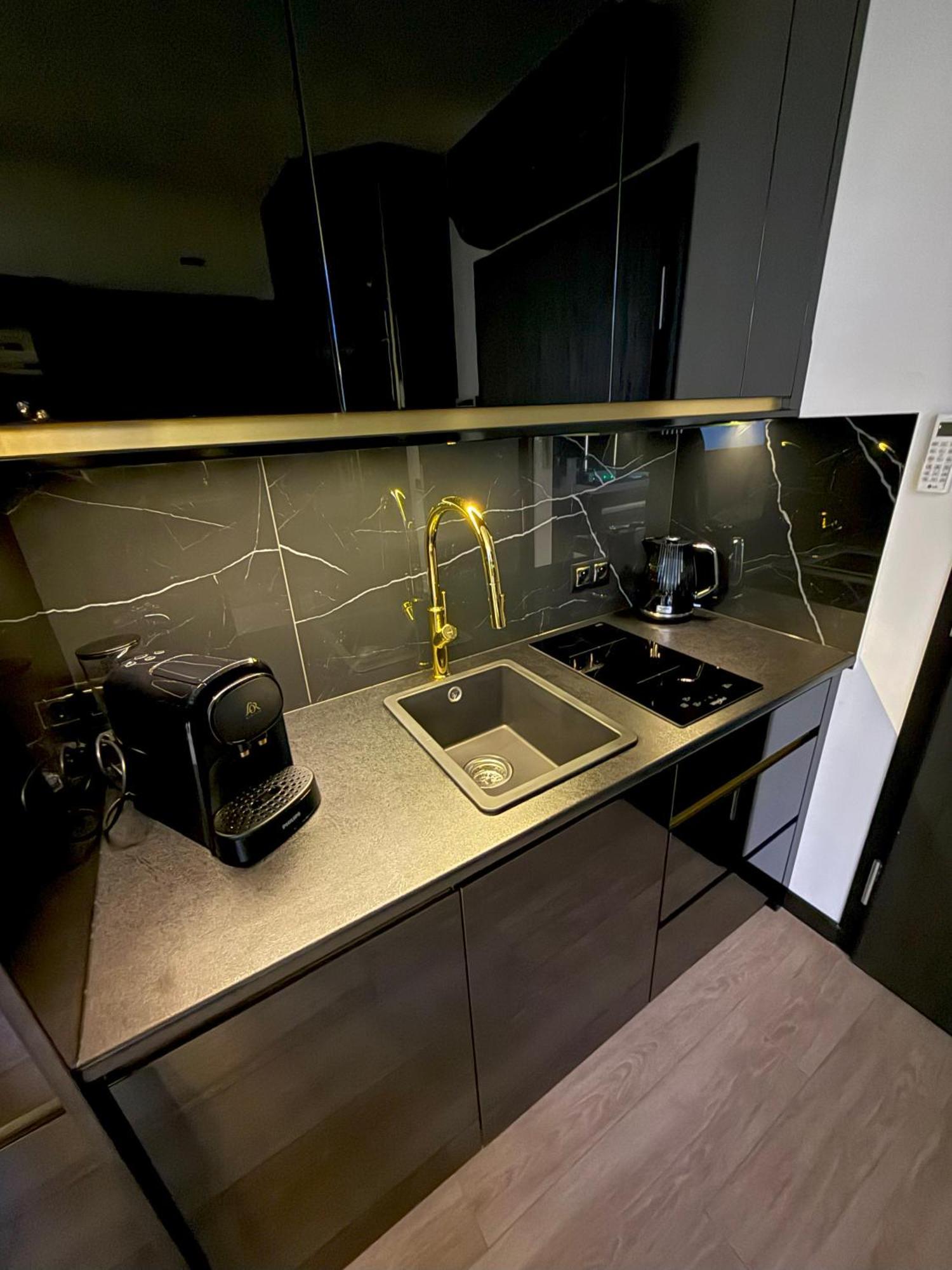 One-Bedroom Apartment Spa Bath