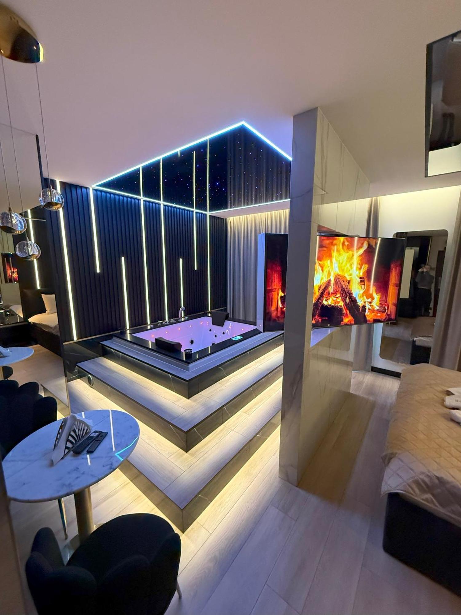One-Bedroom Apartment Spa Bath