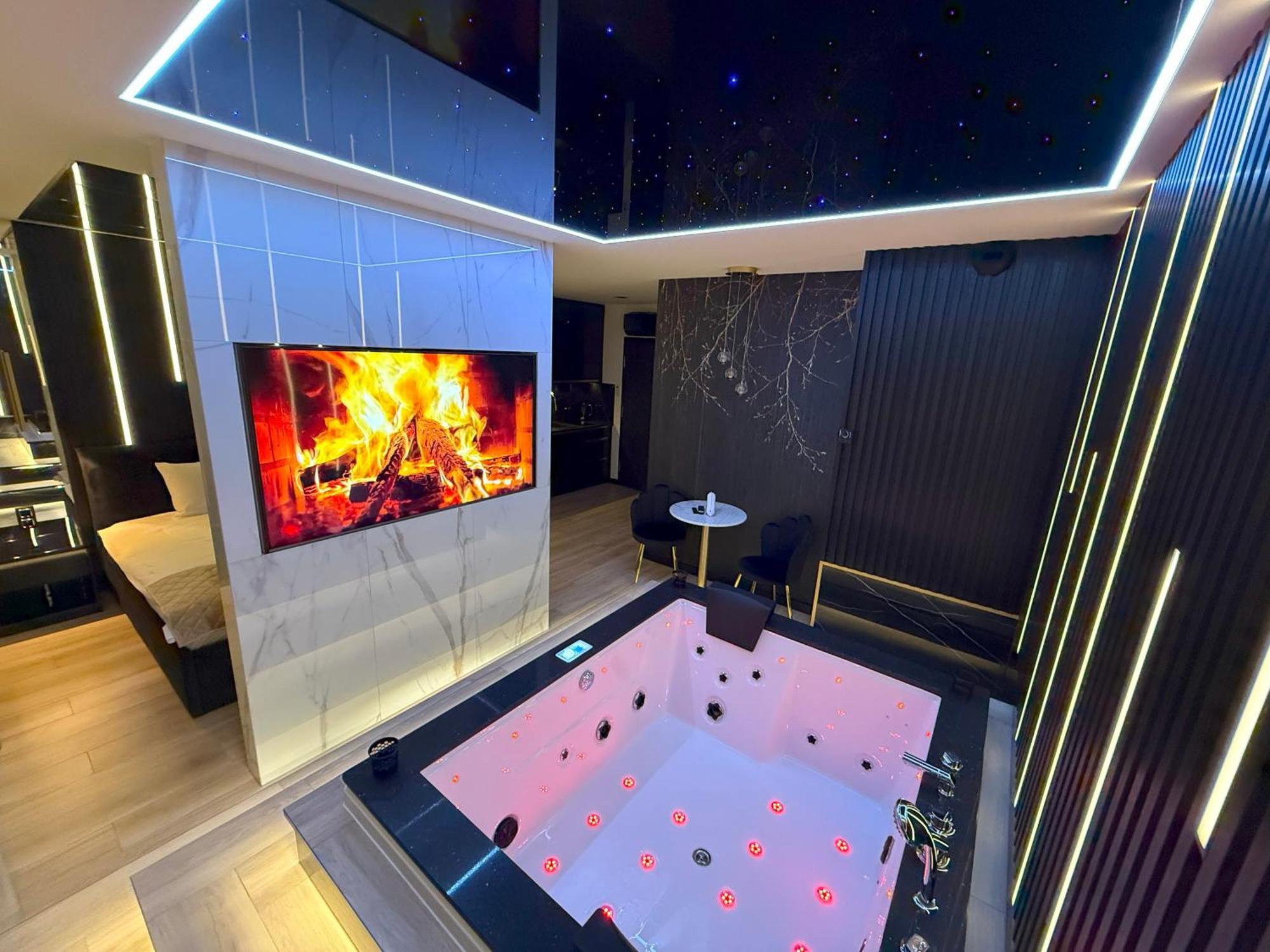 One-Bedroom Apartment Spa Bath